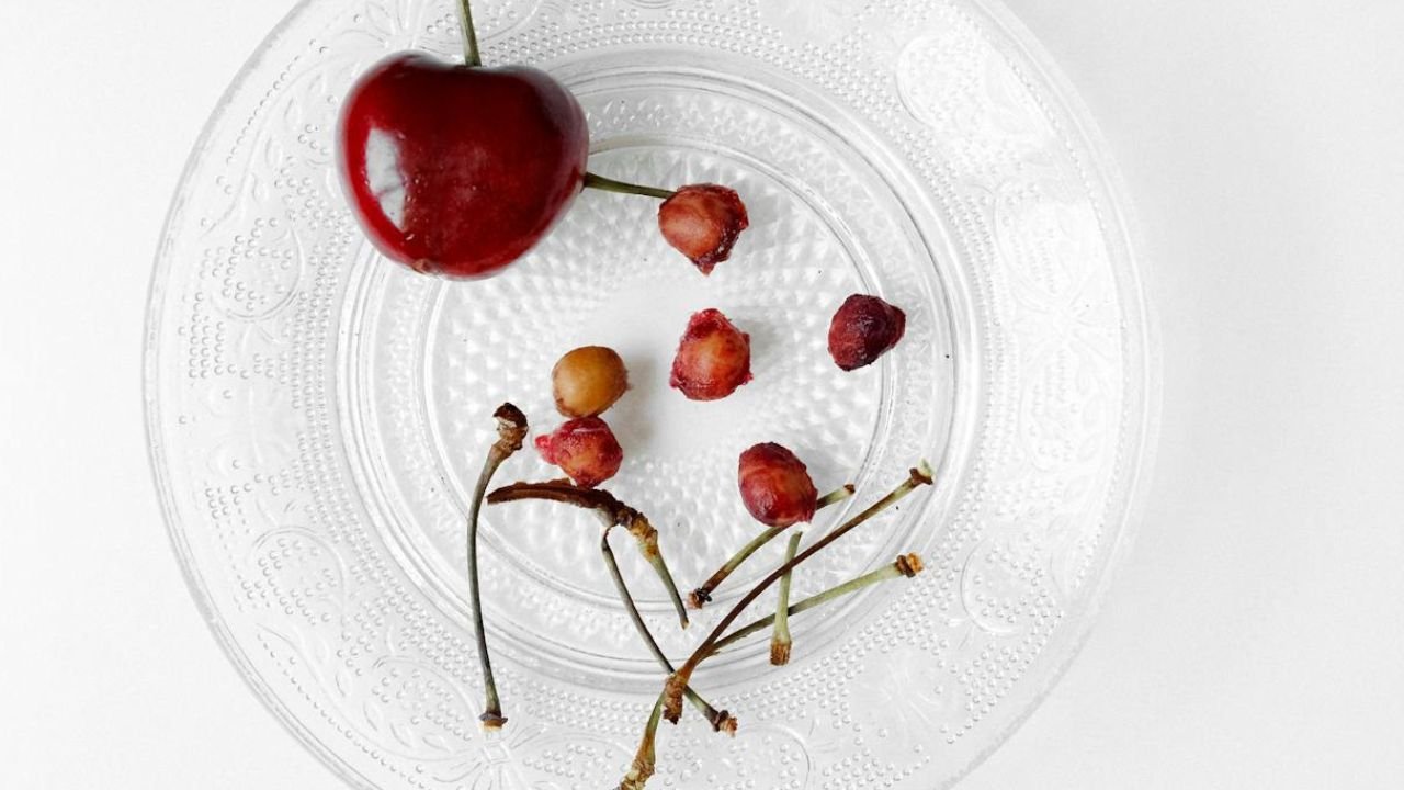 Animal qui fait des crottes avec noyaux de cerise