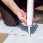 Mettre deux couches de joint silicone